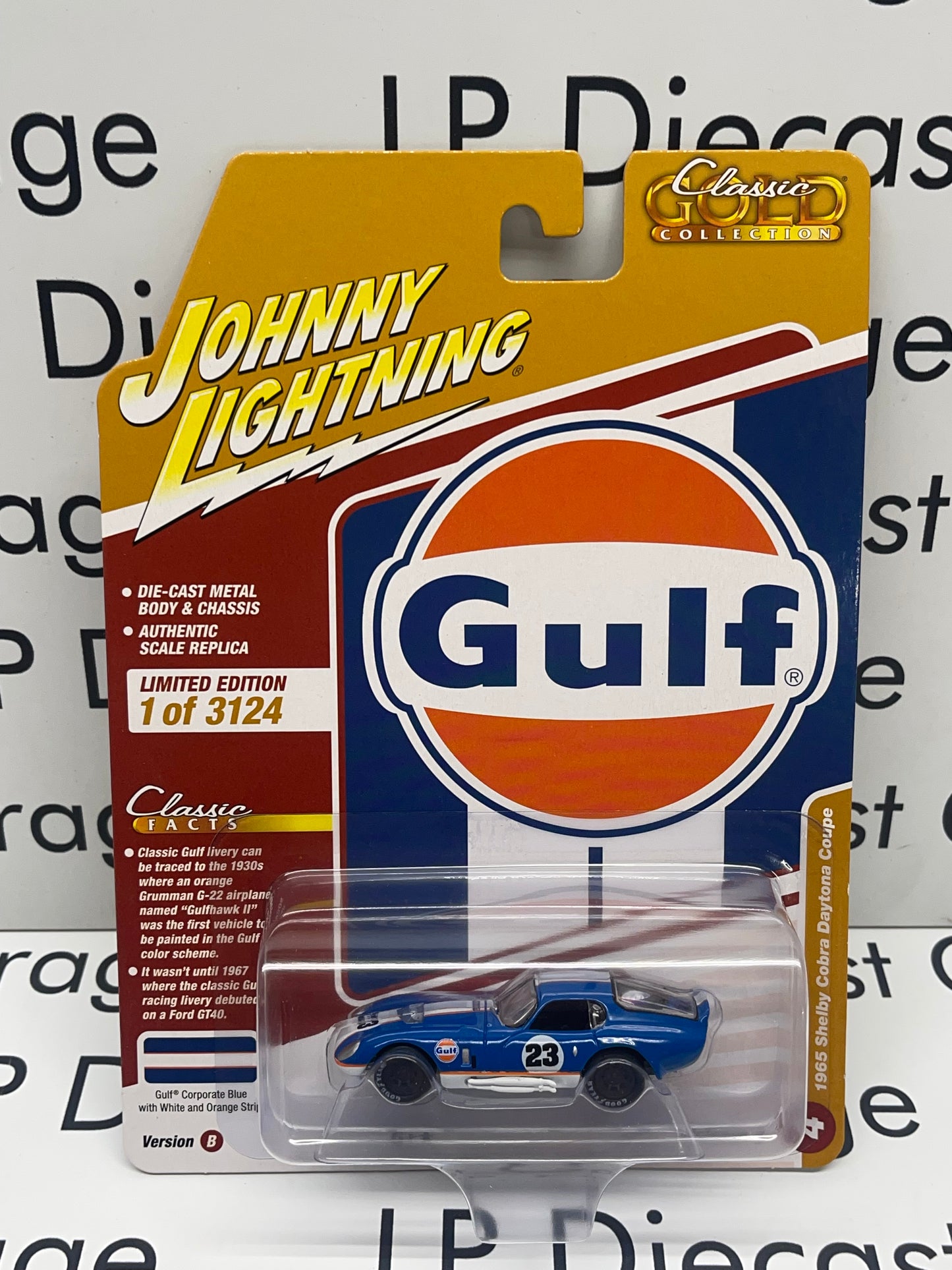 JOHNNY LIGHTNING 1965 Shelby Cobra Daytona Coupe Gulf Corporate Blue & Orange Classic Gold 1:64 Diecast