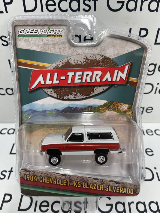 GREENLIGHT 1984 Chevrolet K5 Blazer Silverado Frost White & Red All Terrain 1:64 Diecast