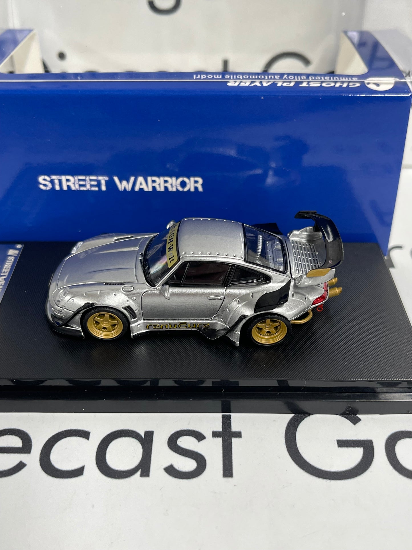 STREET WARRIOR Porsche 993 RWB RAUH-Welt Silver 1:64 Diecast Ghost Player