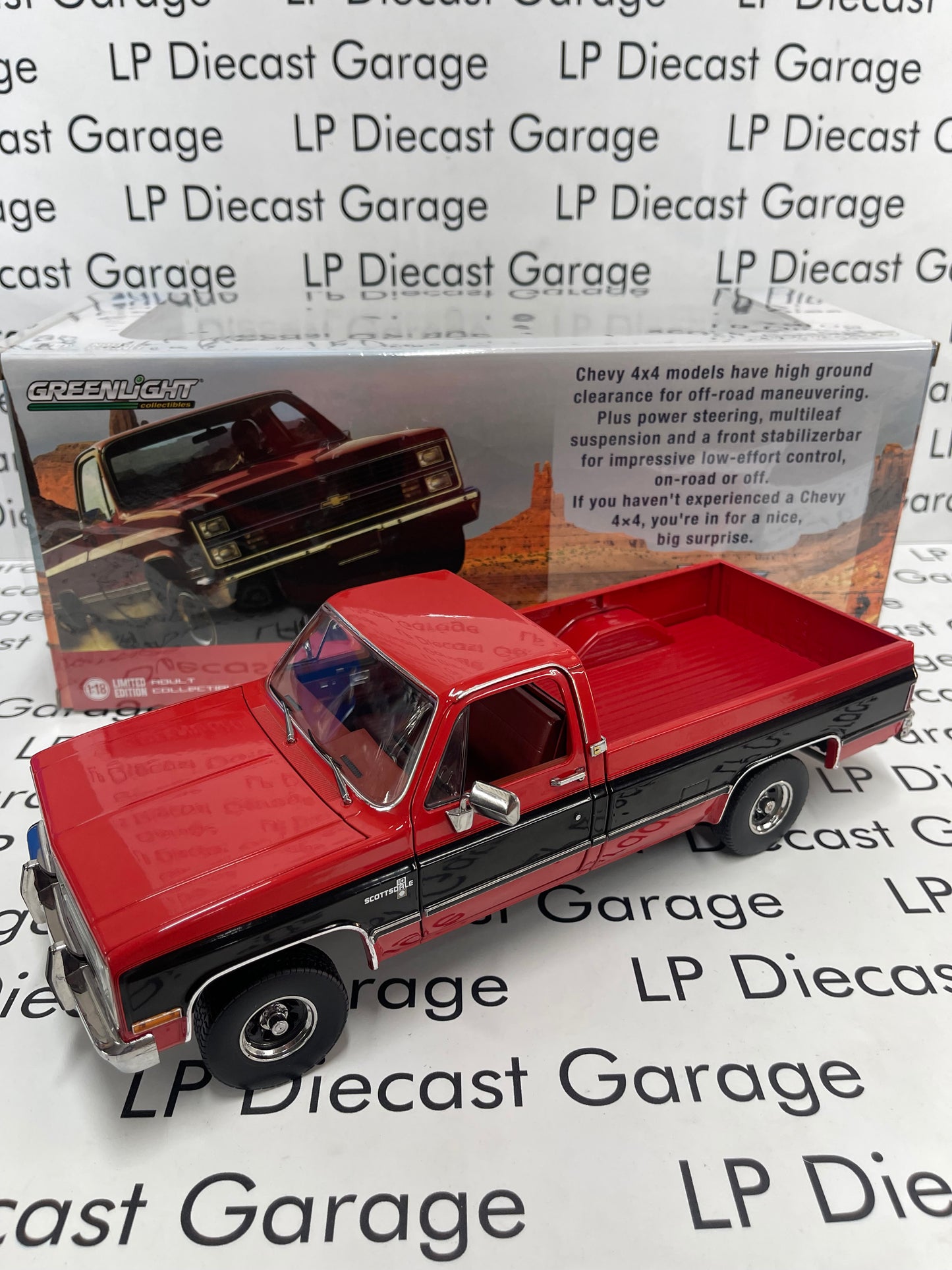 GREENLIGHT 1984 Chevrolet K10 Scottsdale Apple Red & Midnight Black 1:18 Diecast