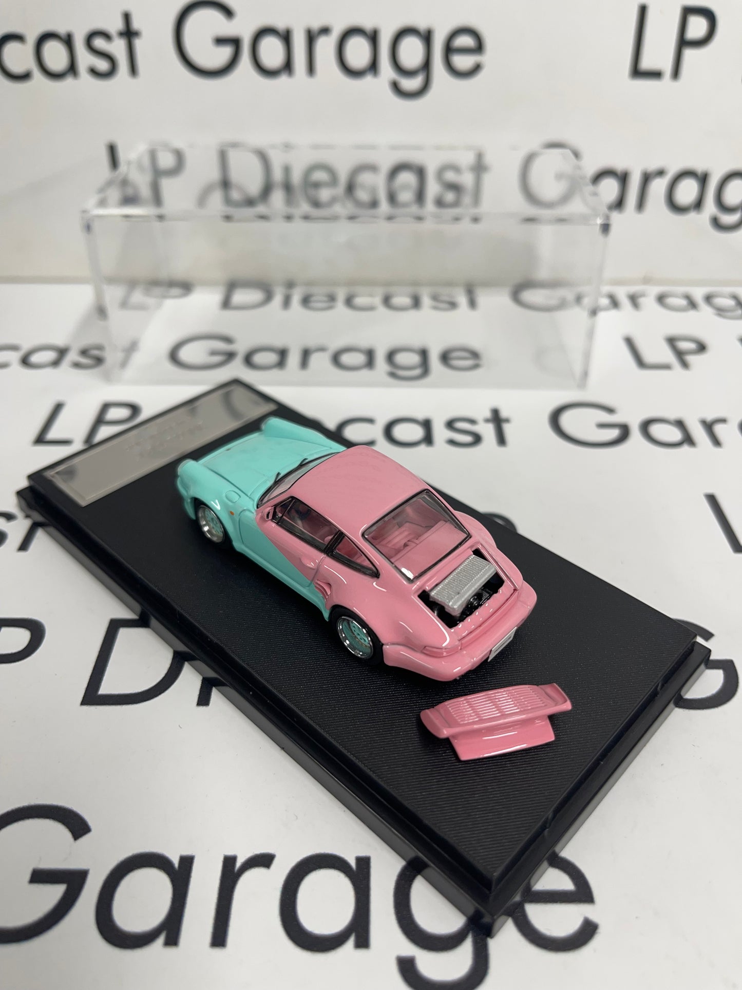 MASTER Porsche 930 911 Turbo Black Bird Pink/Blue 90's Theme 1:64 Diecast