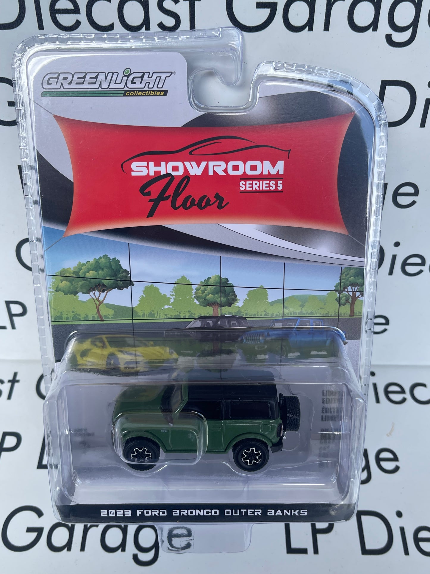 GREENLIGHT 2023 Ford Bronco Outer Banks Green 2 Door Showroom Series 5 1:64 Diecast