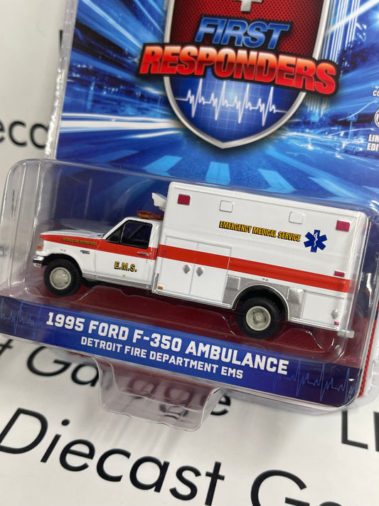 GREENLIGHT 1995 Ford F-350 Ambulance Detroit Fire Dept 1:64 Diecast