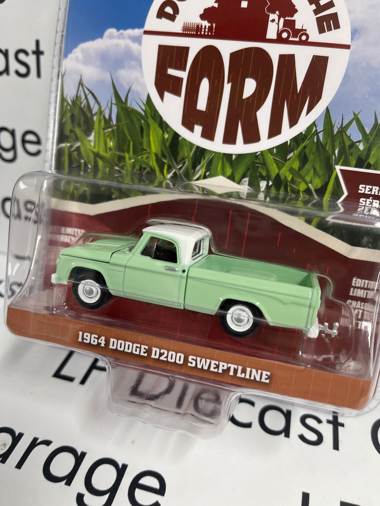 GREENLIGHT 1964 Dodge D200 Green 1:64 Diecast Down on the Farm Truck