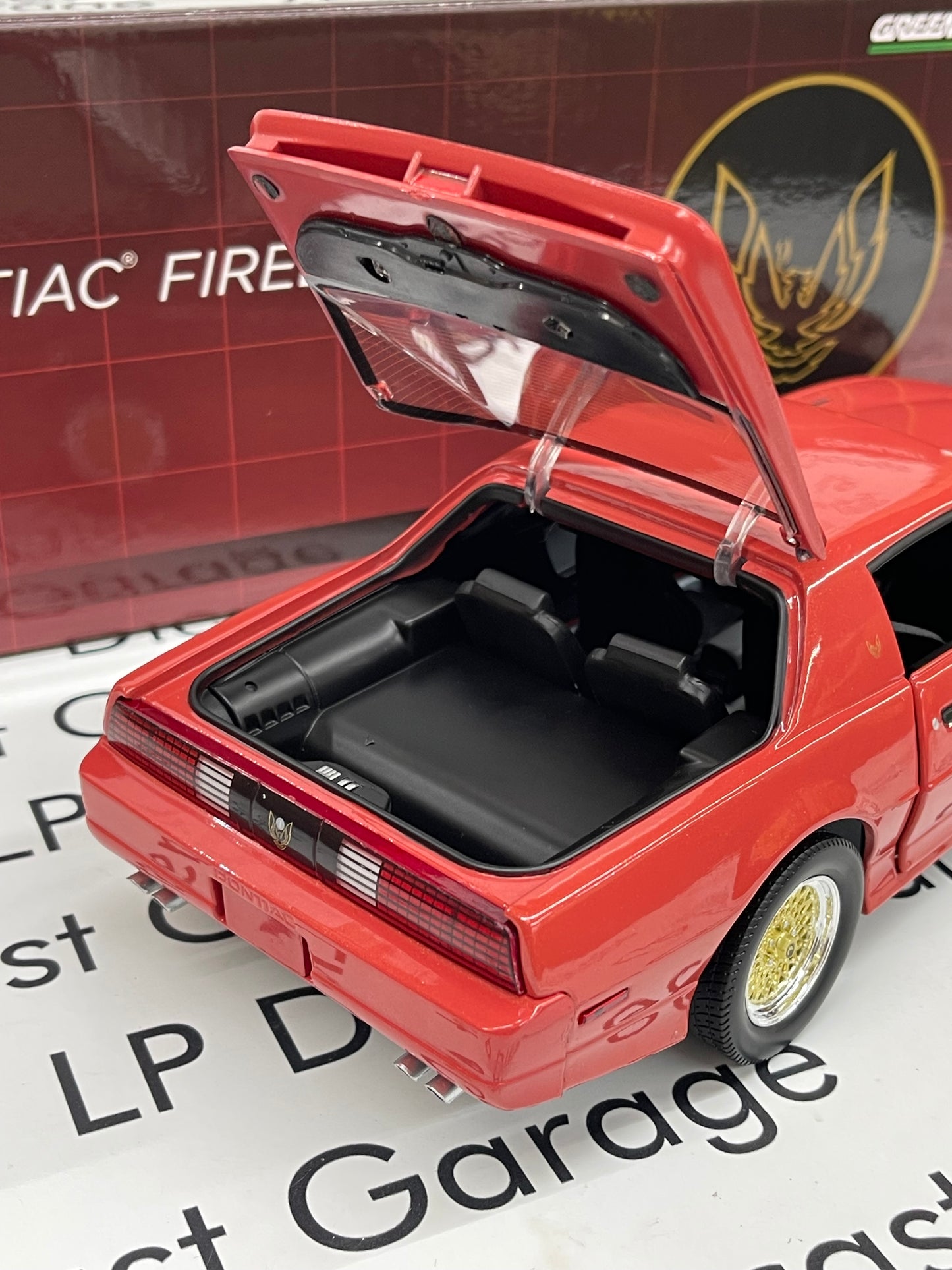 GREENLIGHT 1988 Pontiac Firebird GTA Red with Black Interior 1:18 Diecast