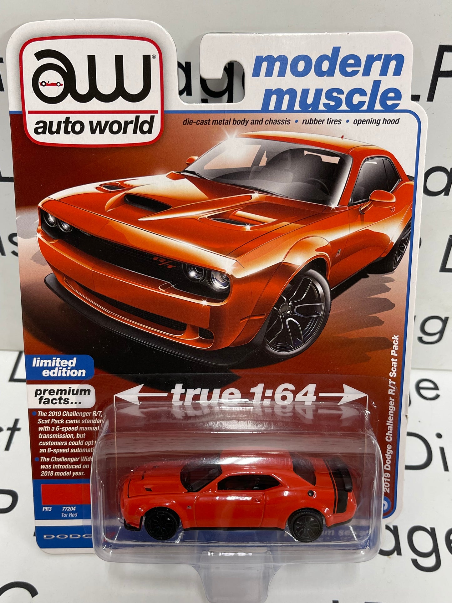 AUTO WORLD 2019 Dodge Challenger R/T Scat Pack Tor Red Modern Muscle 1:64 Diecast