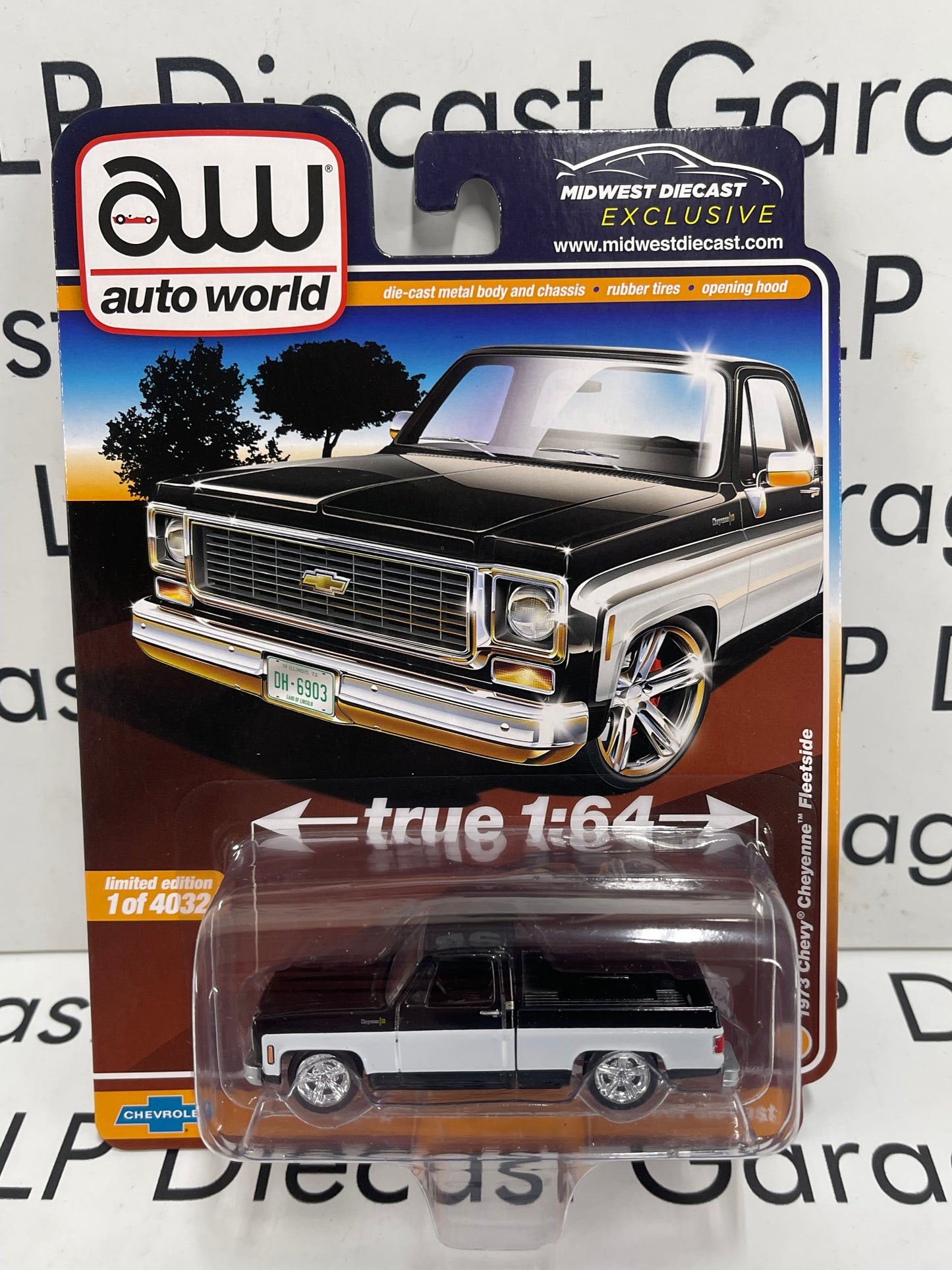 AUTO WORLD 1973 Chevrolet Cheyenne Fleetside 1:64 Diecast Midwest Exclusive