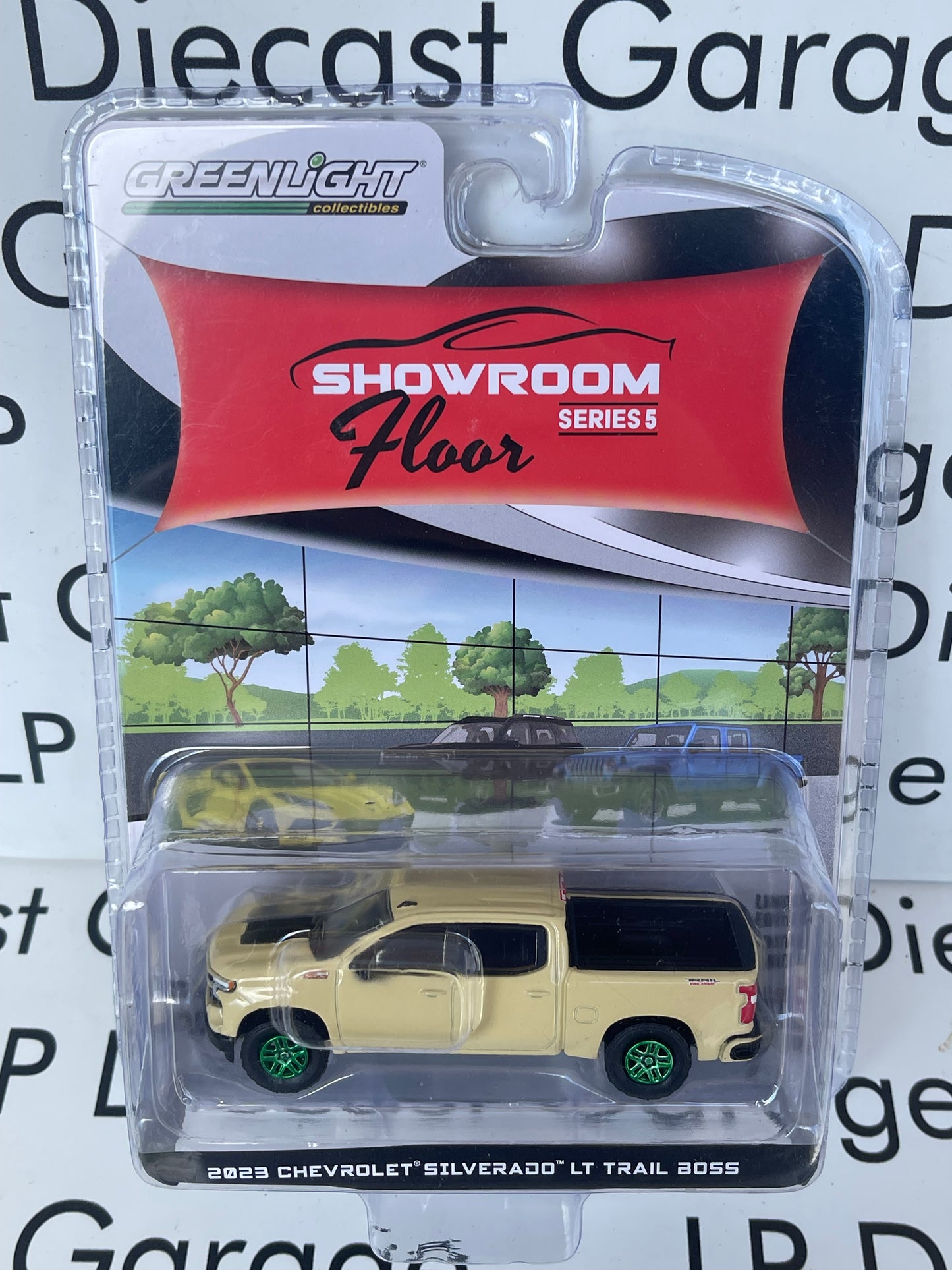 GREENLIGHT *GREEN MACHINE* 2023 Chevrolet Silverado LT Trail Boss Tan Showroom Series 5 1:64 Diecast