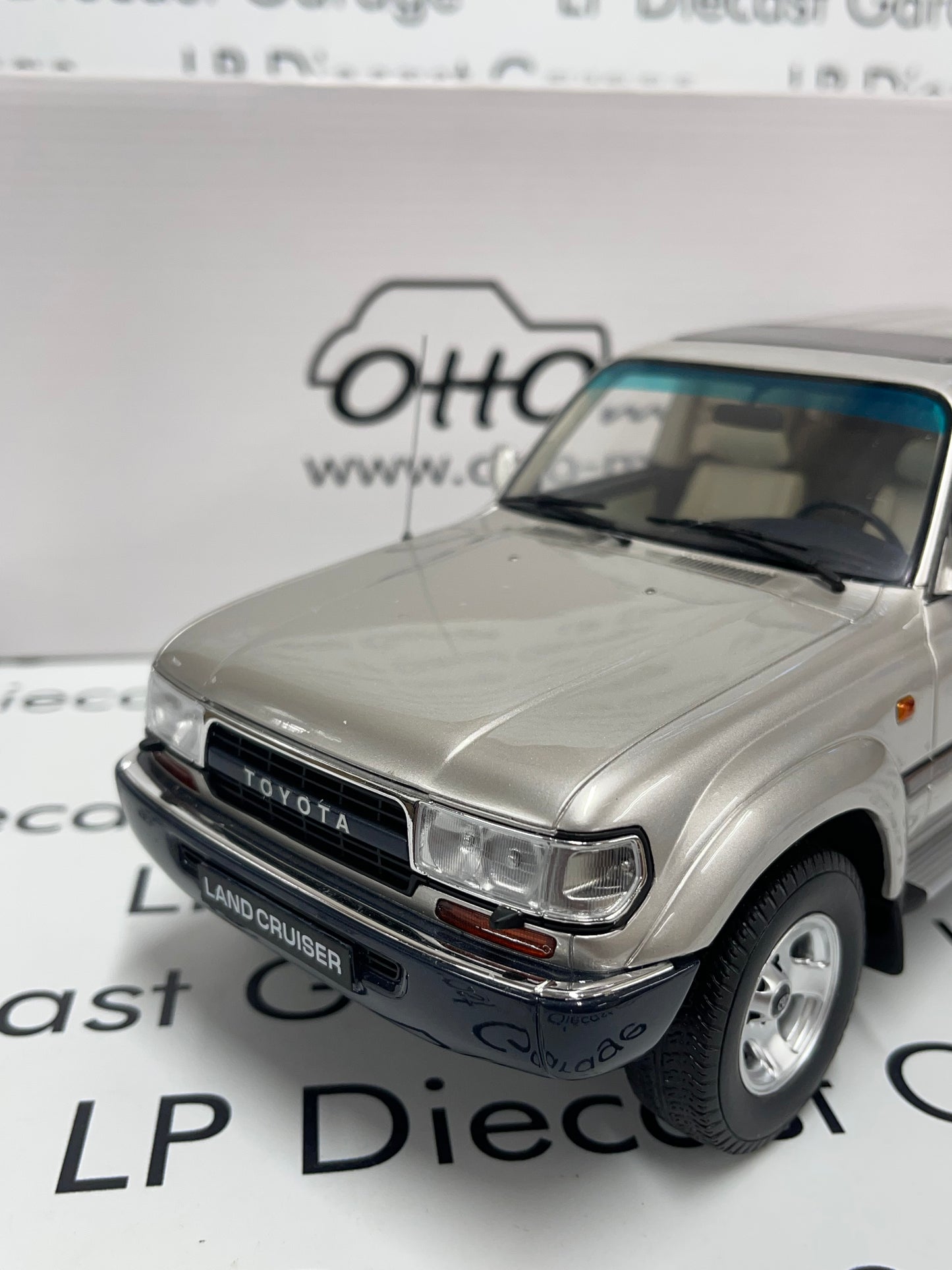 OTTO MOBILE 1992 Toyota Land Cruiser Silver 1:18 Scale Resin Model NOT Diecast