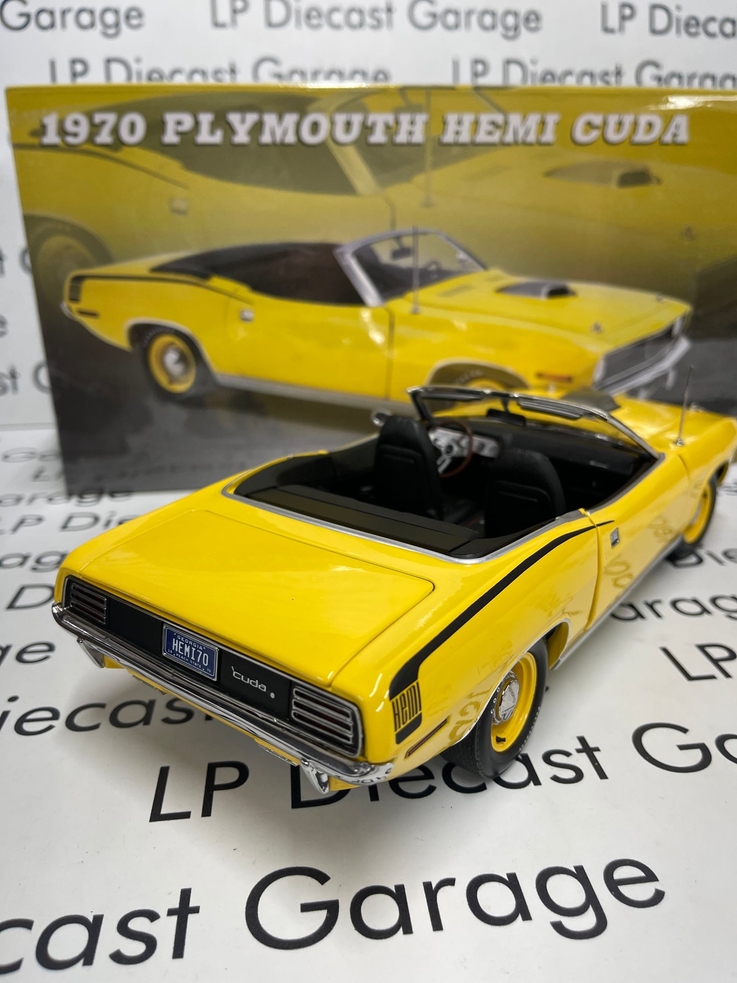 ACME 1970 Plymouth Hemi Cuda Convertible Yellow A1806129 1:18 Diecast