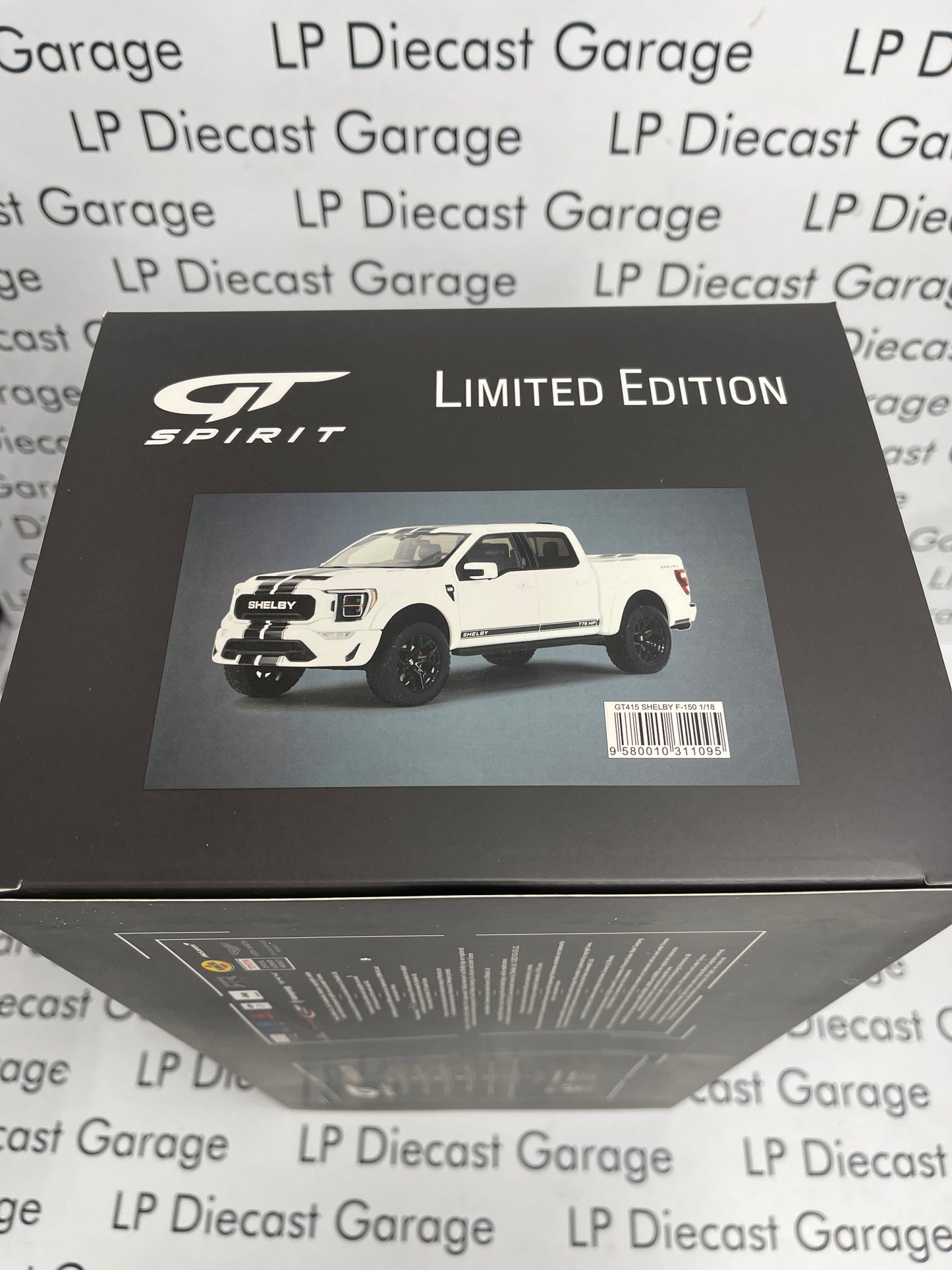 GT SPIRIT 2022 Ford F-150 Shelby Truck White w/ Black Stripes 1:18 Scale Resin Model GT415