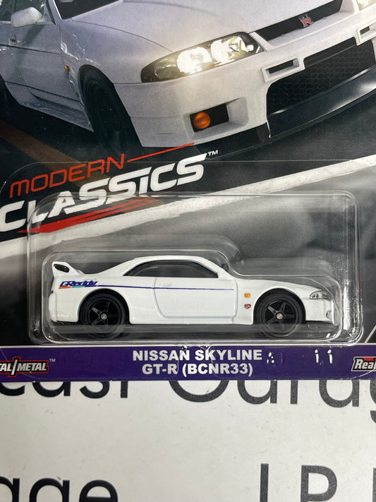 HOT WHEELS Nissan Skyline GT-R (BCNR33) White GReddy 1:64 Diecast Modern Classics