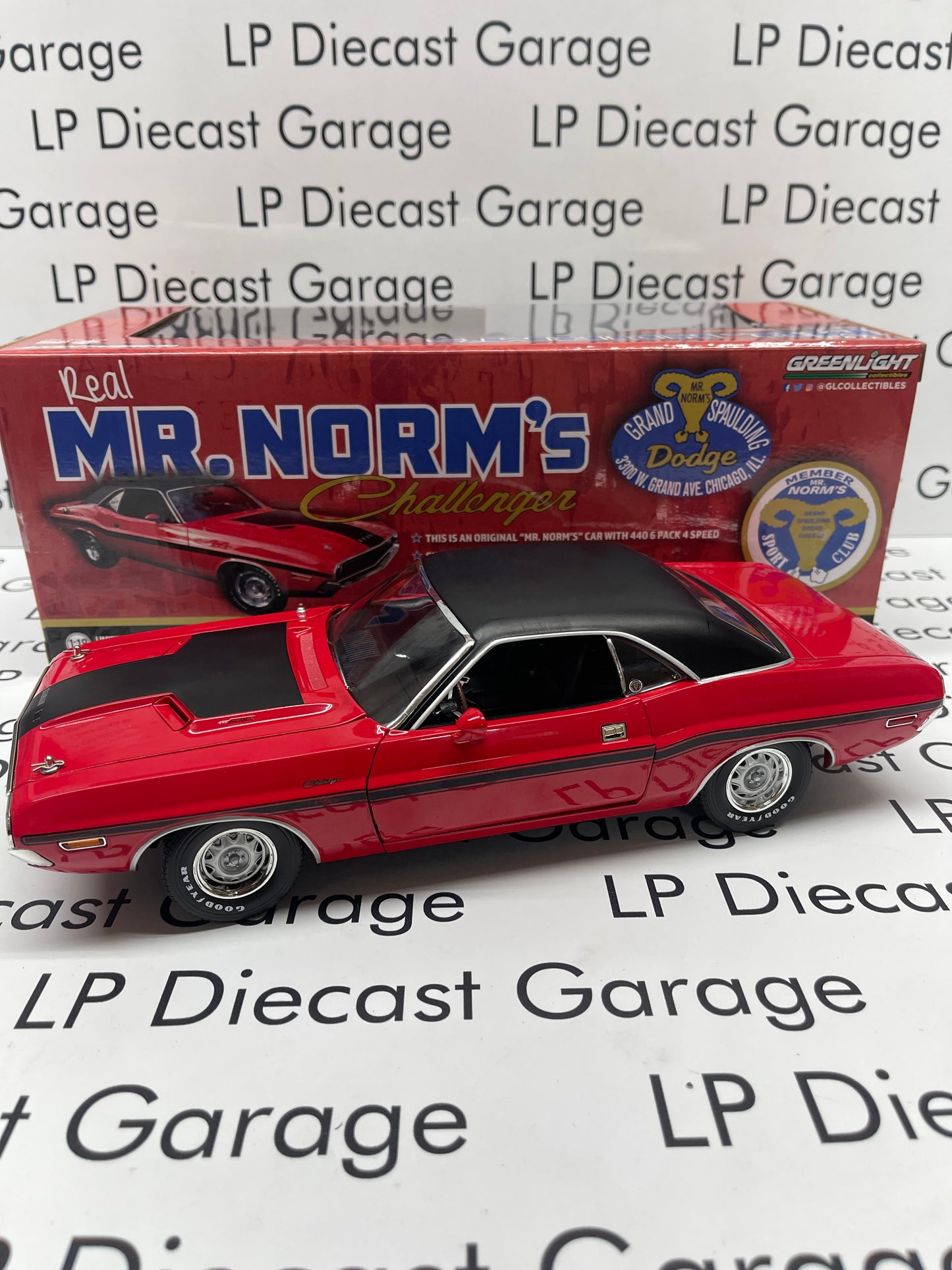 GREENLIGHT 1970 Dodge Challenger R/T 440 Six Pack Mr. Norm's Grand Spaulding Red & Black 1:18 Diecast