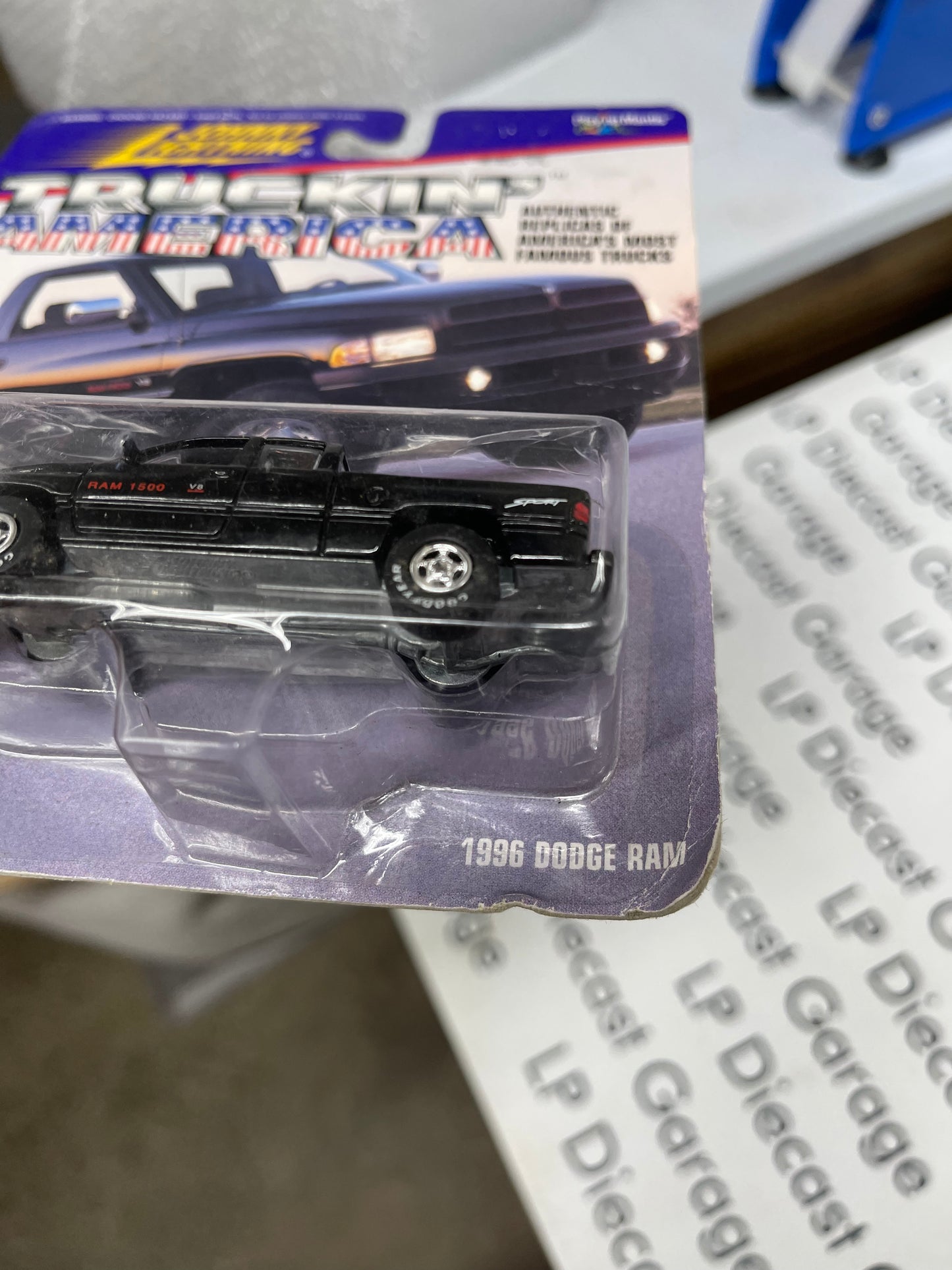 JOHNNY LIGHTNING 1996 Dodge Ram 1500 Sport Black Truck Truckin America 1:64 Diecast