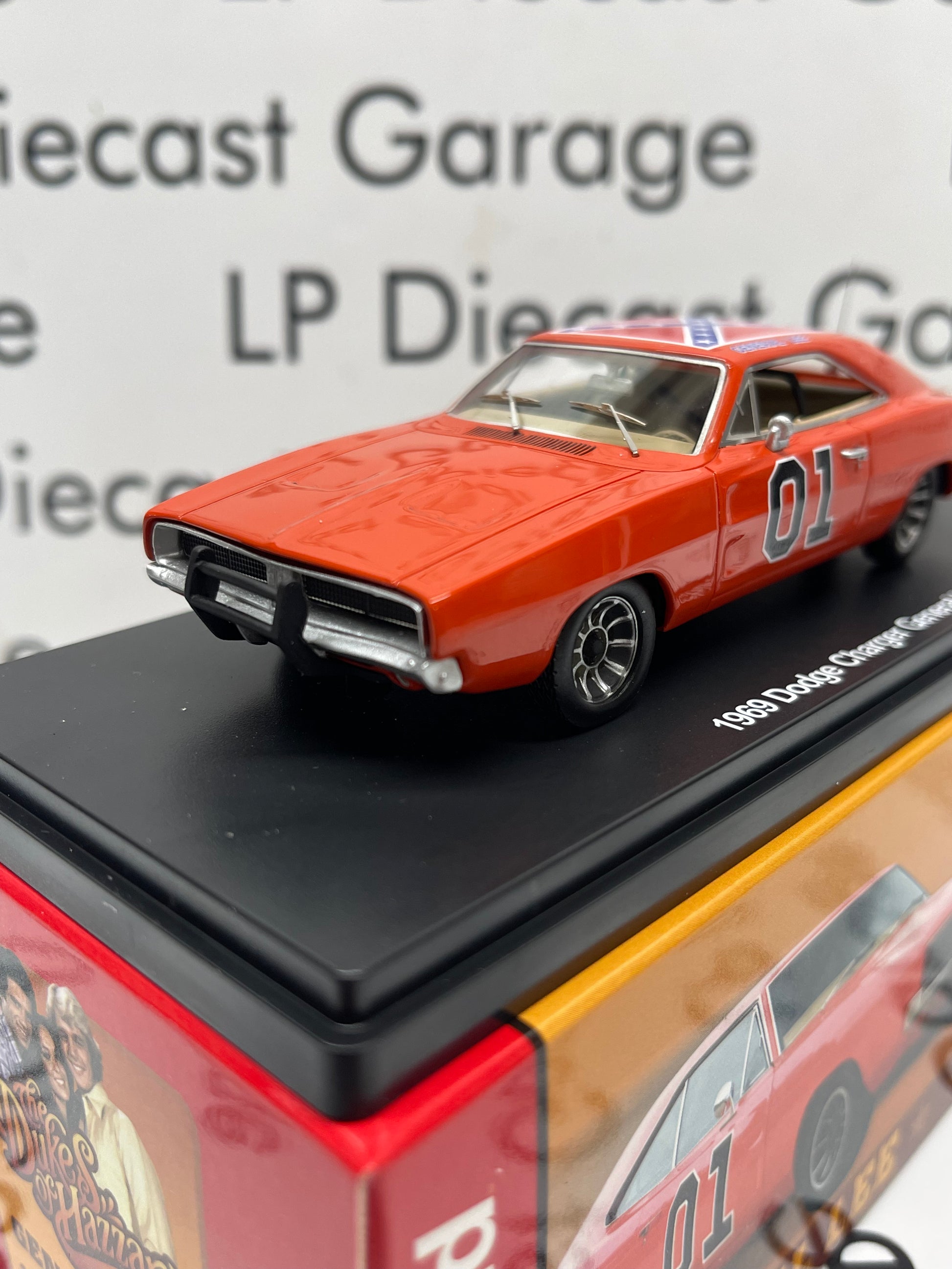 AUTO WORLD 1969 Dodge Charger General Lee Dukes of Hazzard 1:43 Resin – LP  Diecast Garage