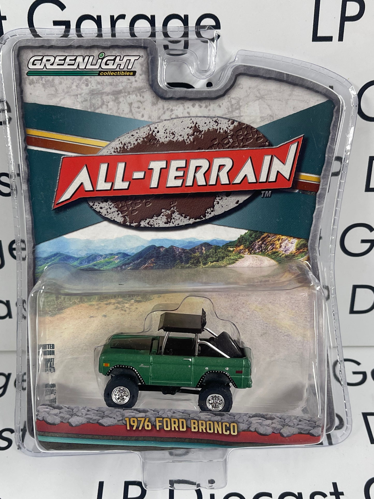 GREENLIGHT 1976 Ford Bronco All Terrain Series Green 1:64 Diecast