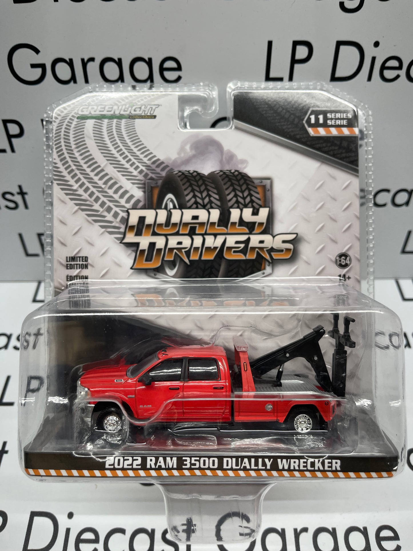 GREENLIGHT 2022 Ram 3500 Tow Truck Dually Drivers Red Wrecker 1:64 Die ...
