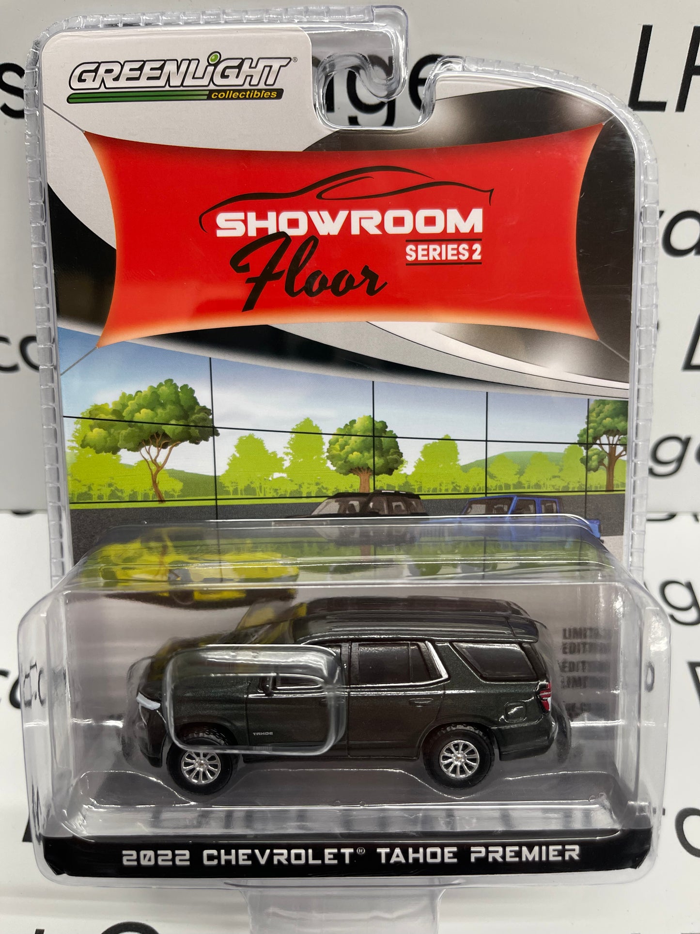 GREENLIGHT 2022 Chevrolet Tahoe Premier Showroom Floor Series 2 1:64 Diecast