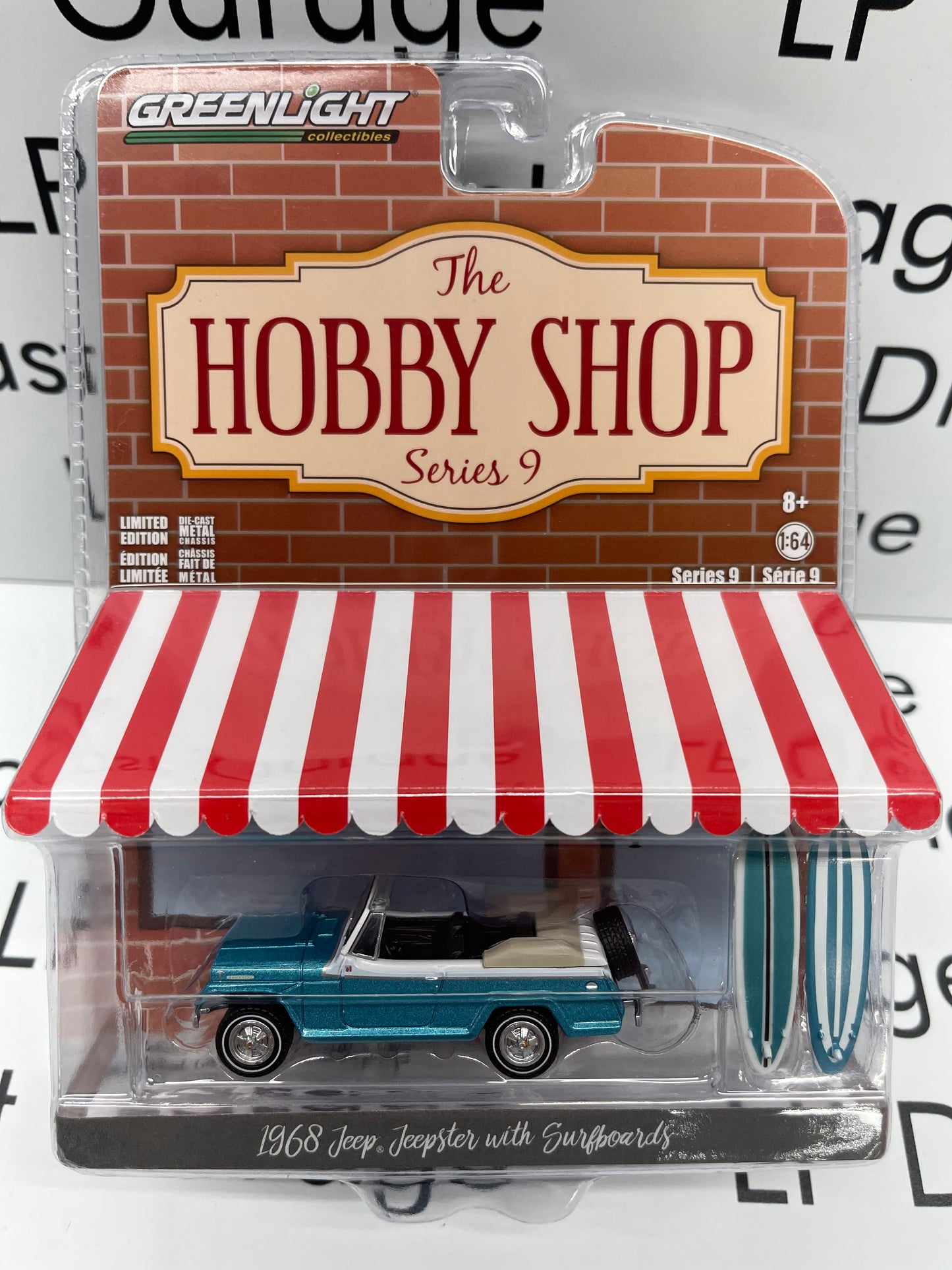 GREENLIGHT 1968 Jeep Jeepster with Surfboards Hobby Shop Series 9 1:64 Diecast
